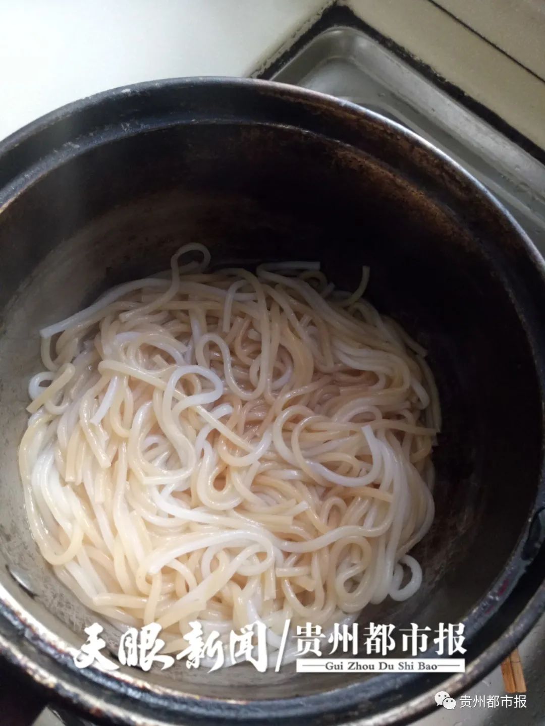 DƬ